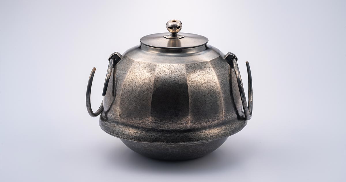 新潟県三条市「金属研磨」と「鎚起銅器」東伸工芸・椛澤研磨HP